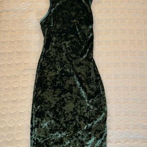 Women’s High Neck Bodycon Velvet Dress in Green